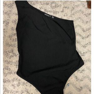 Black Boohoo One Shoulder Body Suit
